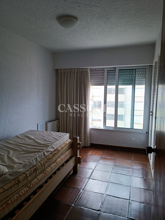 Apartamento ID.638 - Venta Apartamento 3 Dormitorios y Dependencia, Playa Mansa, Punta del Este