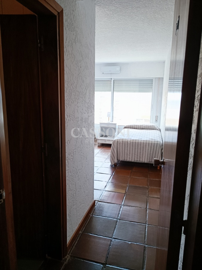 Apartamento ID.638 - Venta Apartamento 3 Dormitorios y Dependencia, Playa Mansa, Punta del Este