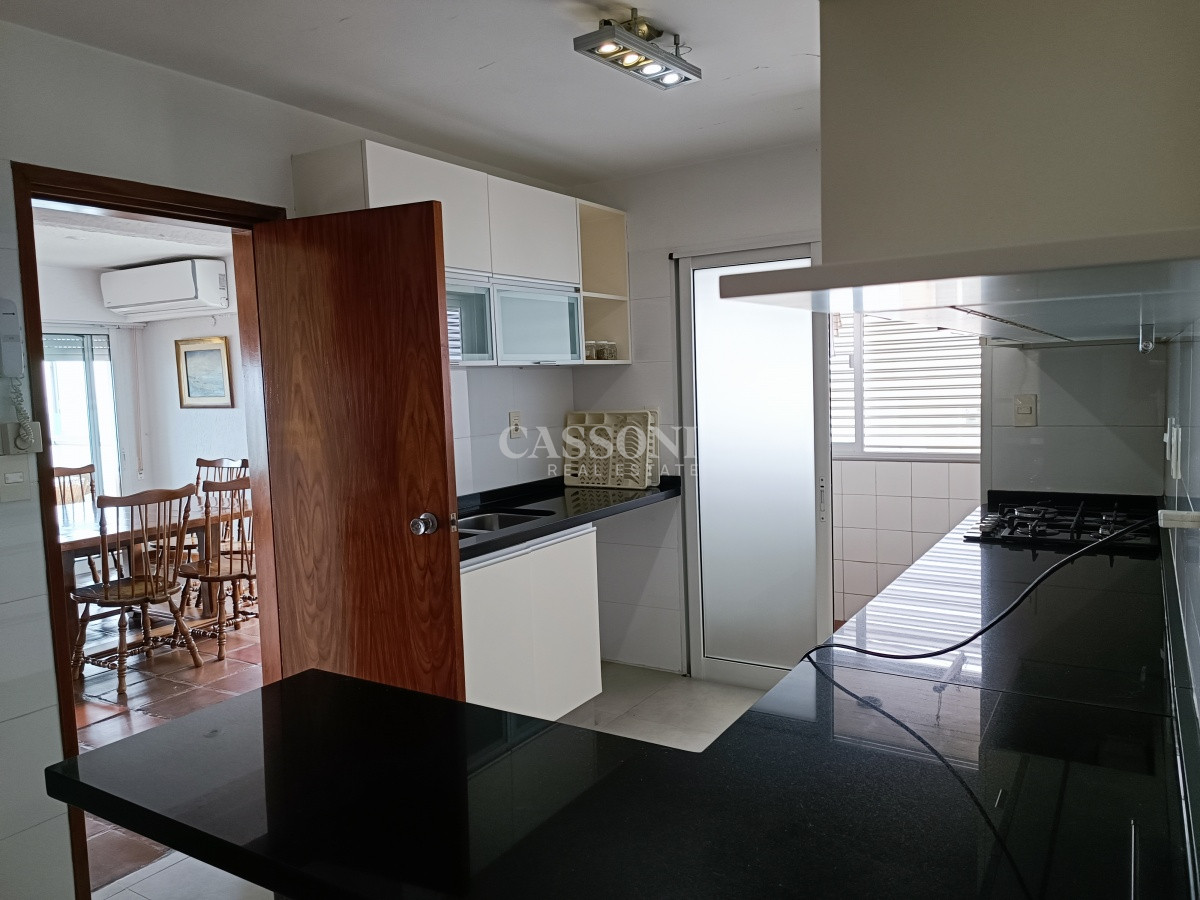 Apartamento ID.638 - Venta Apartamento 3 Dormitorios y Dependencia, Playa Mansa, Punta del Este