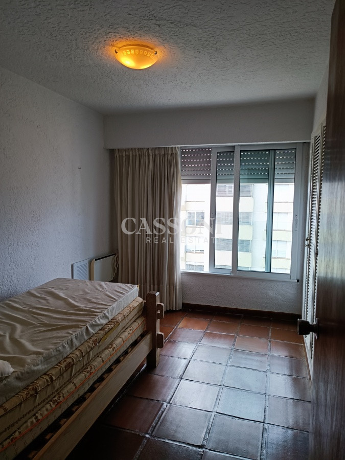Apartamento ID.638 - Venta Apartamento 3 Dormitorios y Dependencia, Playa Mansa, Punta del Este