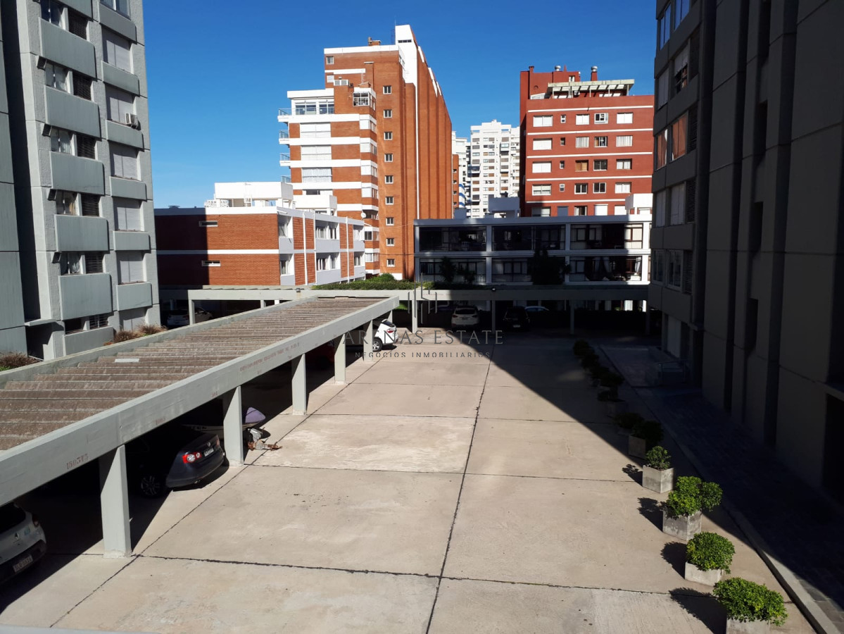 Apartamento ID.909 - Venta Apartamento 1 Dormitorio, Playa Brava, Punta del Este