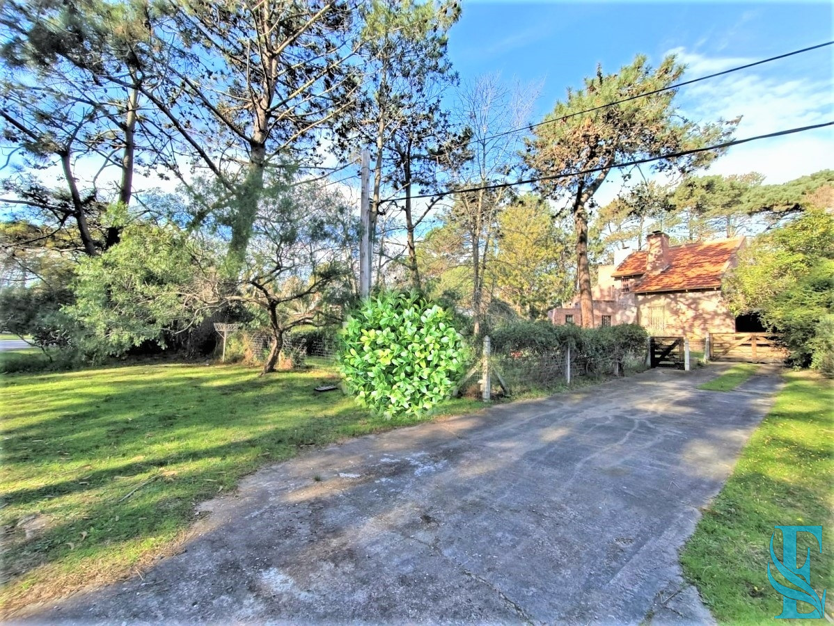 Casa ID.132 - Venta Casa 5 Dormitorios, Pinares, Punta del Este