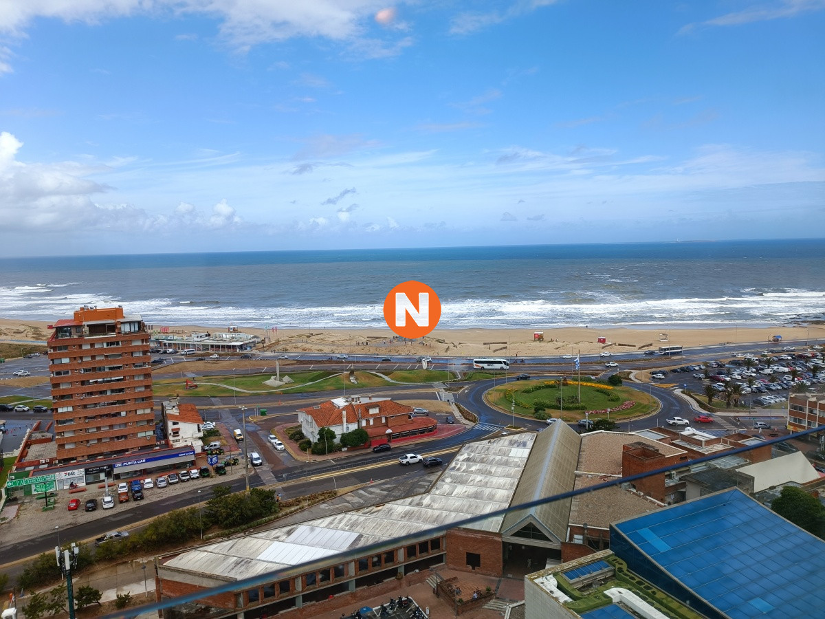 Apartamento Ref.217282 - Venta Apartamento 3 Dormitorios y Dependencia, Playa Mansa, Punta del Este