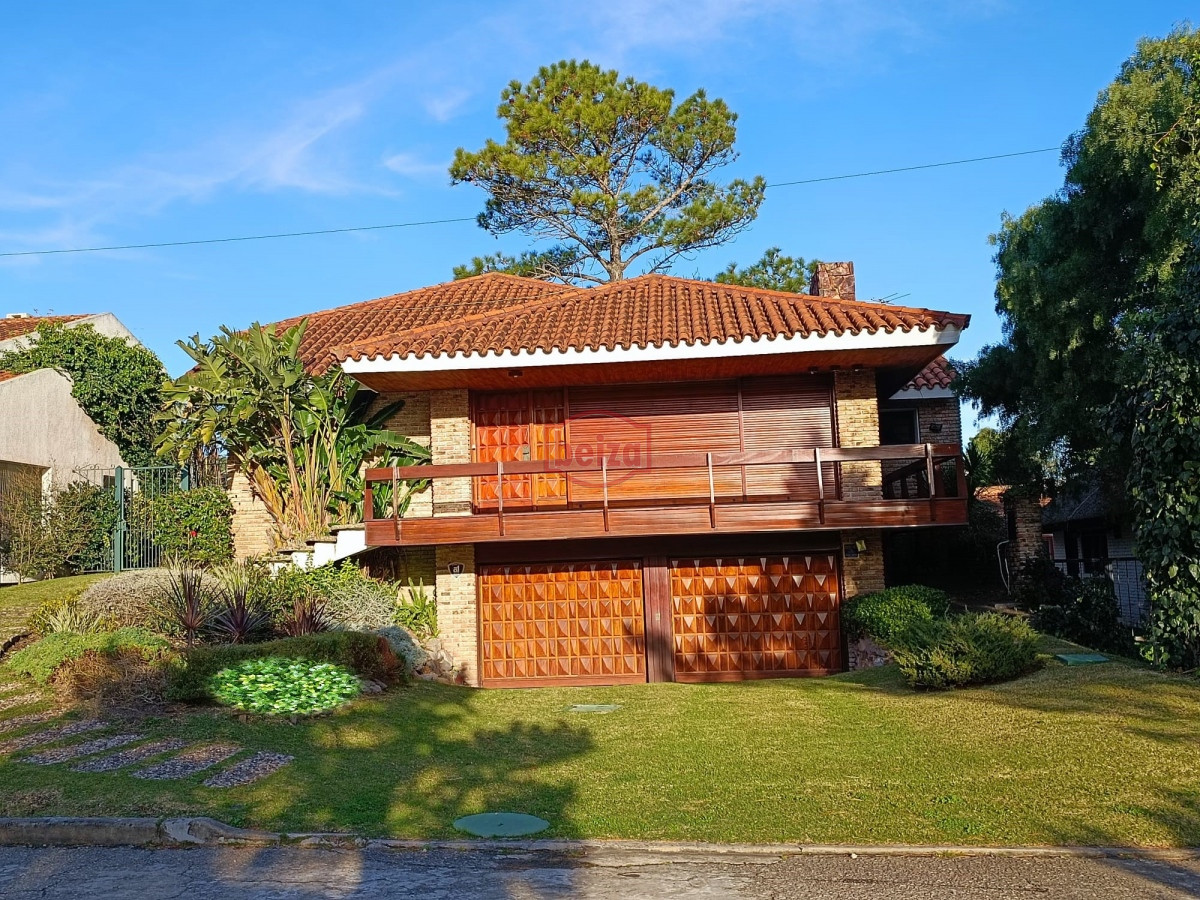 Casa ID.164532/Casa-en-venta-en-playa-Brava-a-solo-100-mts-del-mar.-4-dormitorios- -dep. - Venta Casa 4 Dormitorios, Playa Mansa, Punta del Este