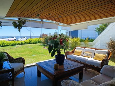 Venta Apartamento 3 Dormitorios en Suite, Península, frente al Puerto, Punta del Este