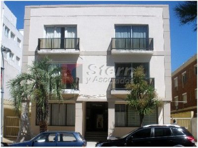 Venta apartamento 1 Dorm. Calle 20. a pasos de todo.