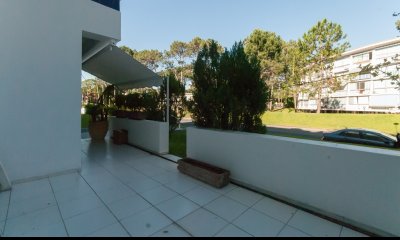 Venta Apartamento 2 Dormitorios, Playa Mansa, Punta del Este