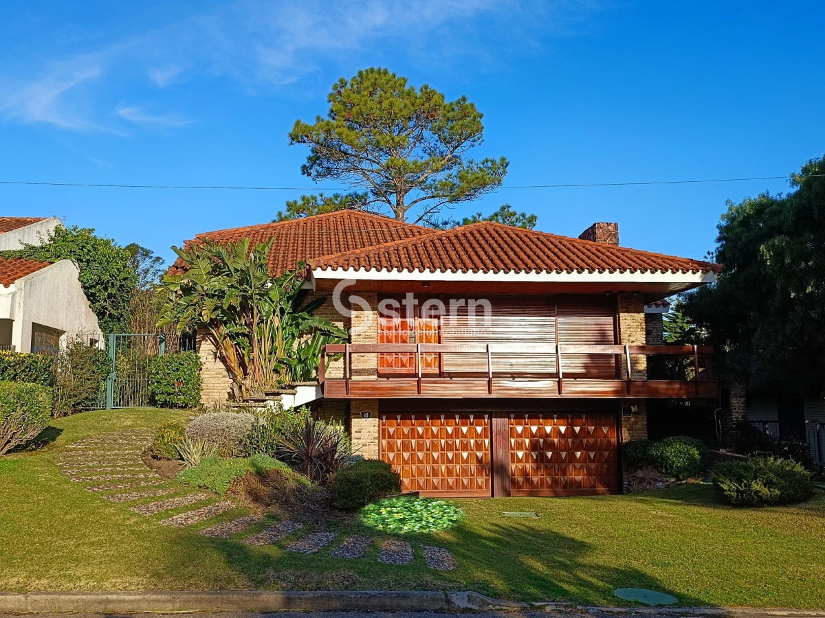 Venta Casa 4 Dormitorios, Playa Mansa, Punta del Este