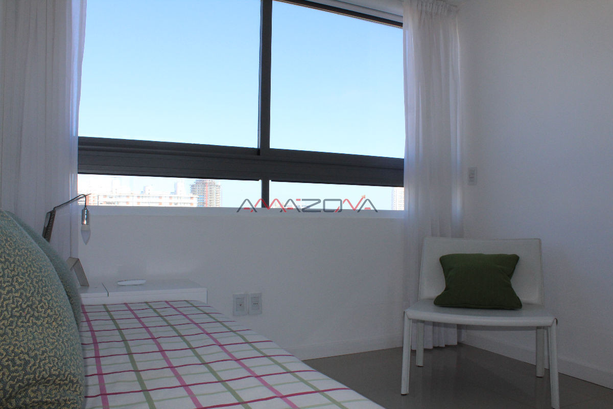 Apartamento ID.5083 - Apto 2 dorm, esquinero, 2 baños y balcón piso medio