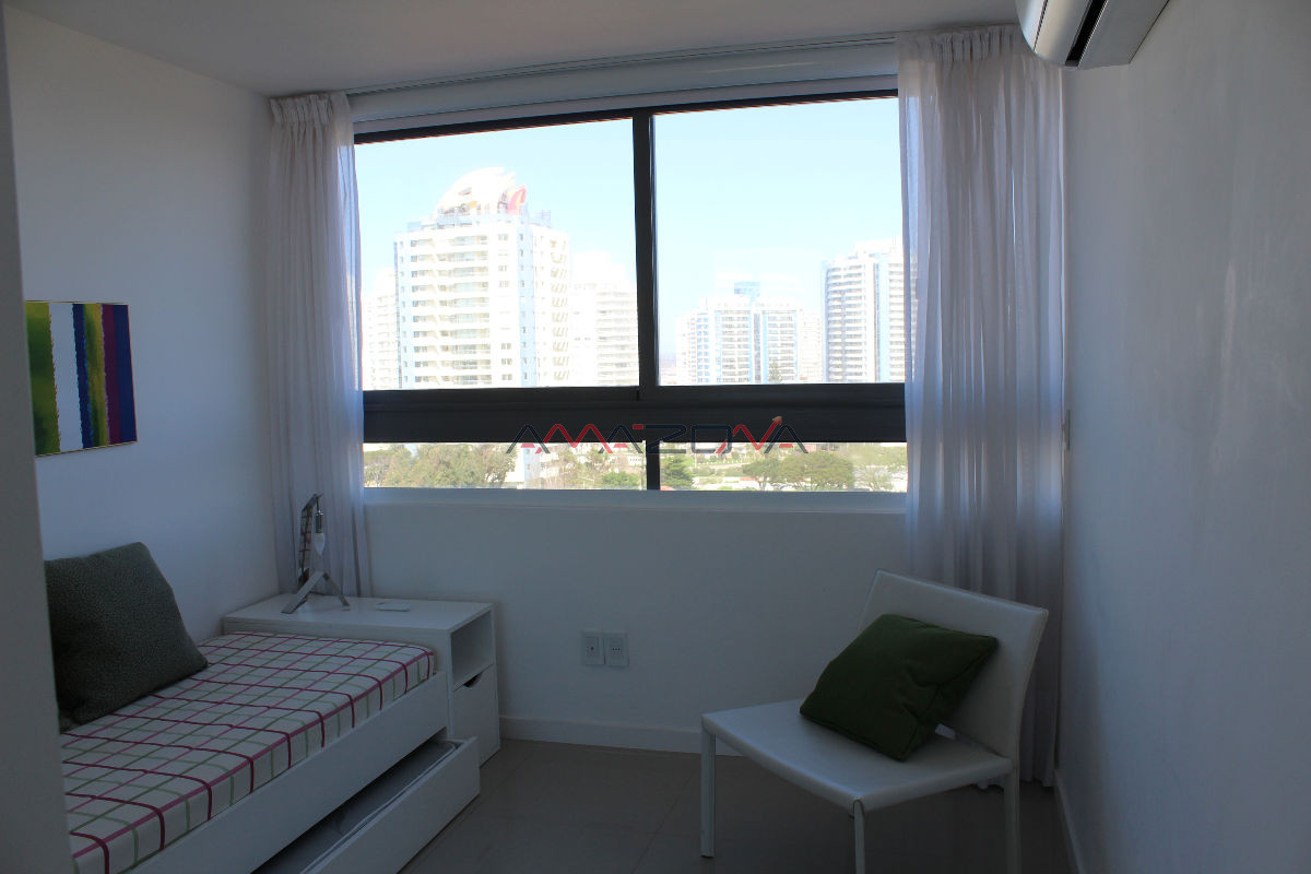 Apartamento ID.5083 - Apto 2 dorm, esquinero, 2 baños y balcón piso medio