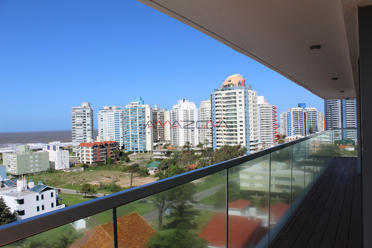 Apartamento ID.5083 - Apto 2 dorm, esquinero, 2 baños y balcón piso medio