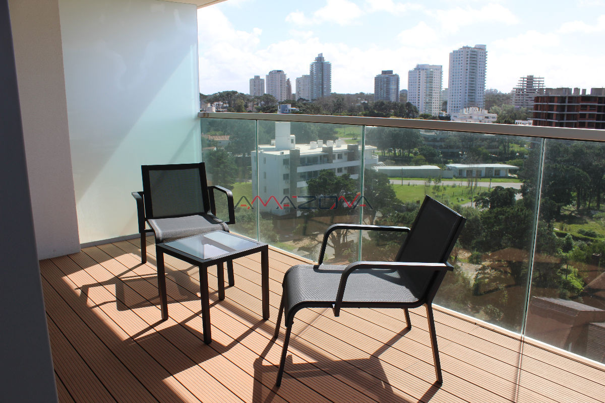 Apartamento ID.5083 - Apto 2 dorm, esquinero, 2 baños y balcón piso medio