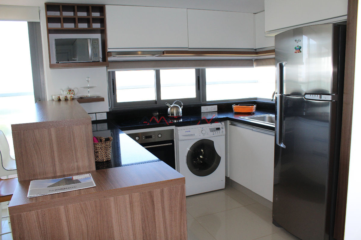 Apartamento ID.5083 - Apto 2 dorm, esquinero, 2 baños y balcón piso medio