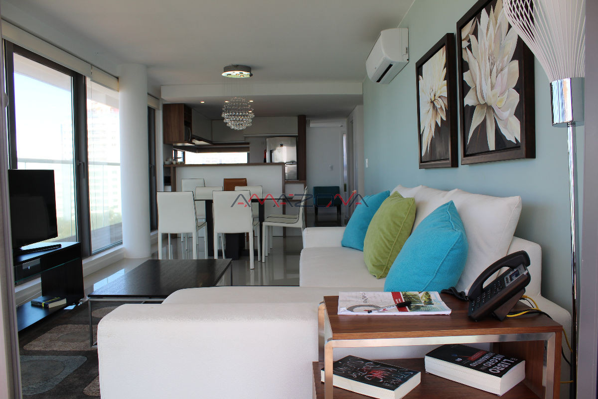 Apartamento ID.5083 - Apto 2 dorm, esquinero, 2 baños y balcón piso medio