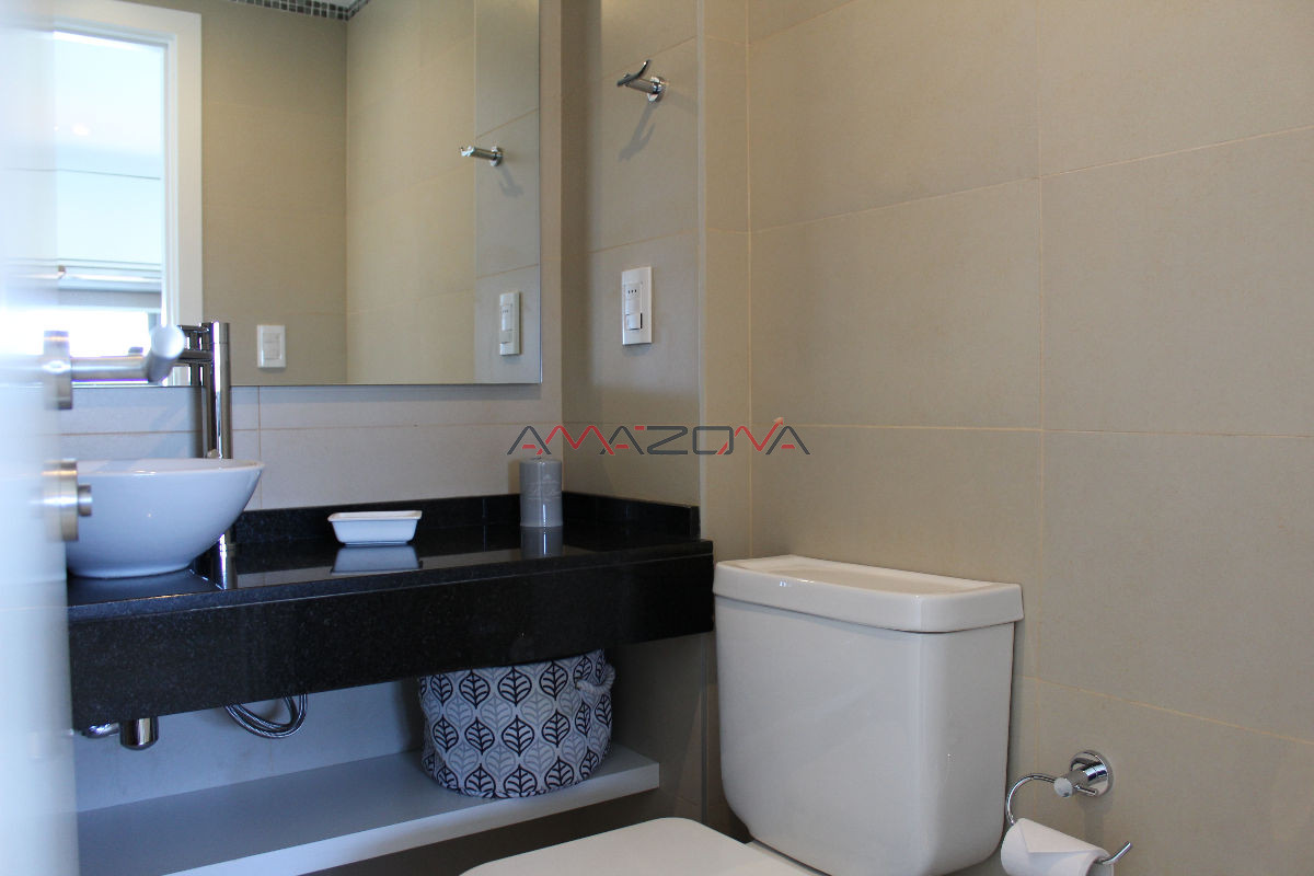 Apartamento ID.5083 - Apto 2 dorm, esquinero, 2 baños y balcón piso medio