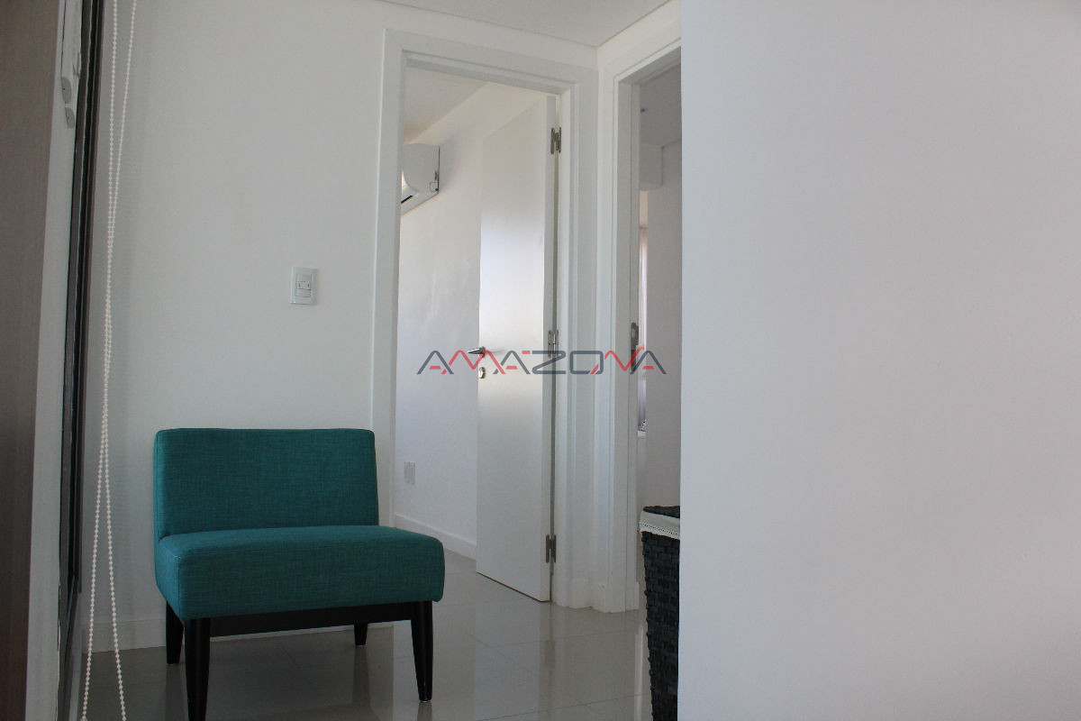 Apartamento ID.5083 - Apto 2 dorm, esquinero, 2 baños y balcón piso medio