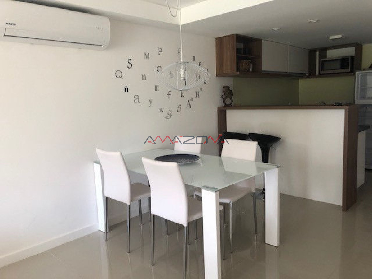 Apartamento ID.5025 - Apto 2 dorm, central, 2 baños y balcón piso bajo. 