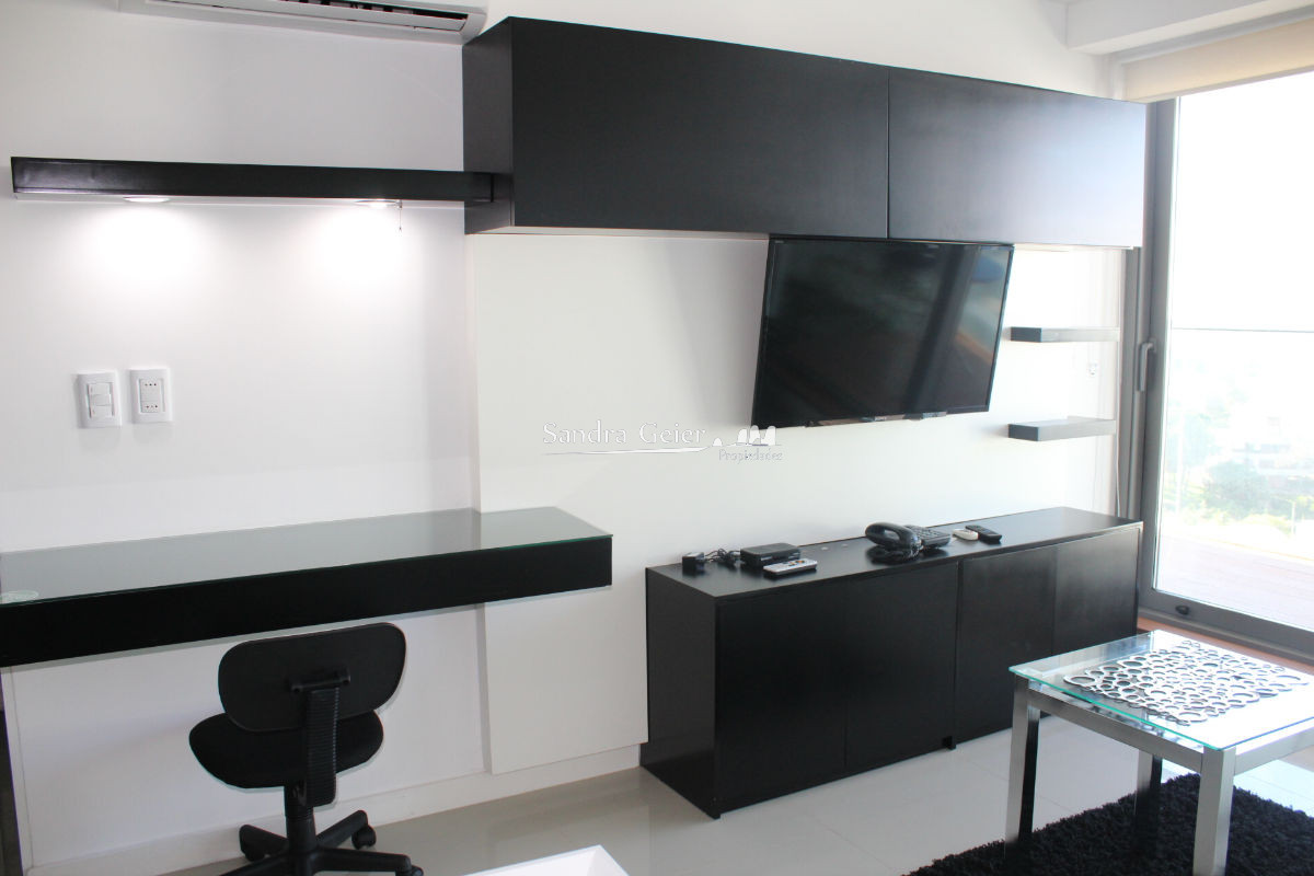 Apartamento ID.2100 - Apto 1 dor. + plus piso alto