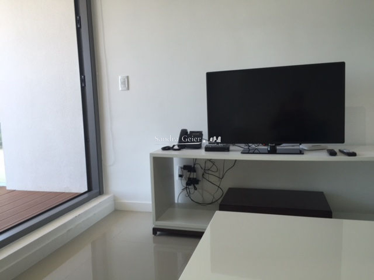 Apartamento ID.1790 - Apto 2 dorm, 2 baños y balcón.