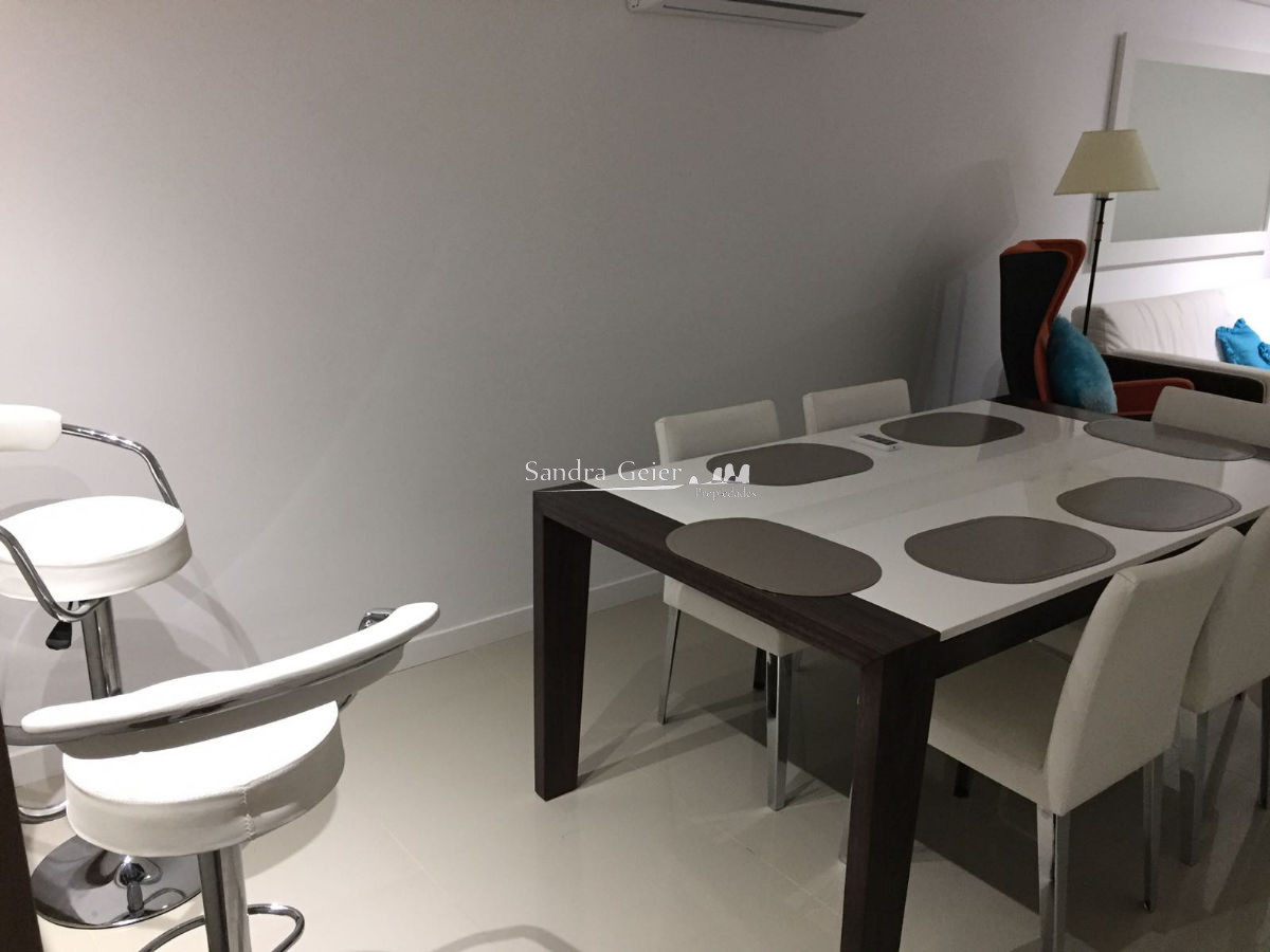 Apartamento ID.1790 - Apto 2 dorm, 2 baños y balcón.