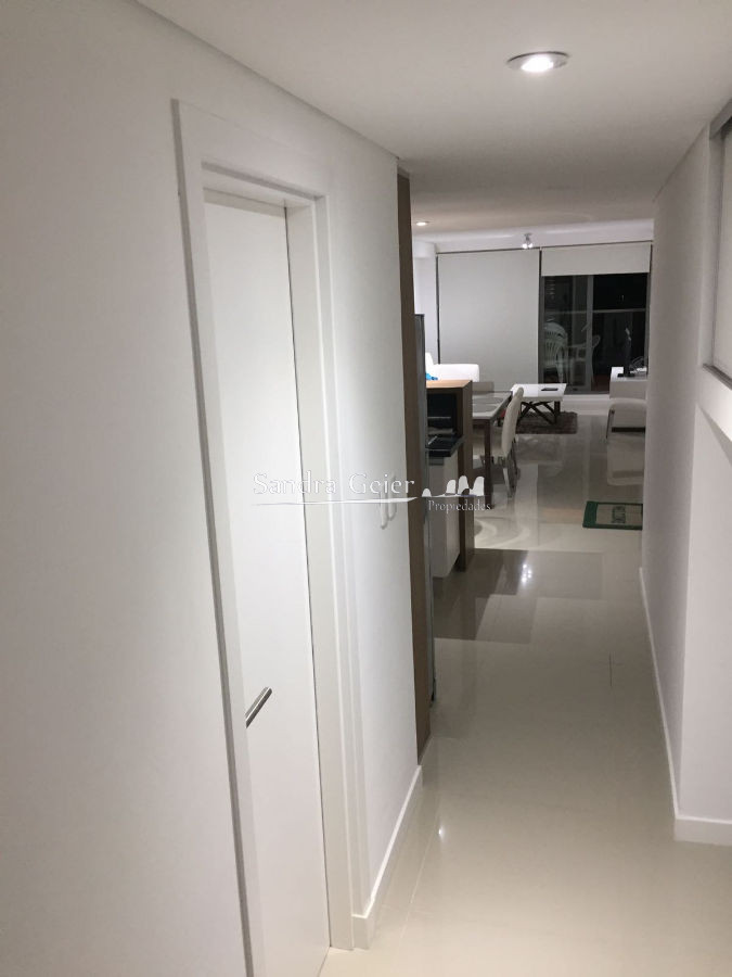 Apartamento ID.1790 - Apto 2 dorm, 2 baños y balcón.