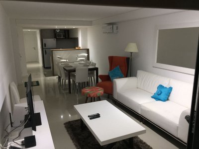 Apartamento ID.1790 - Apto 2 dorm, 2 baños y balcón.