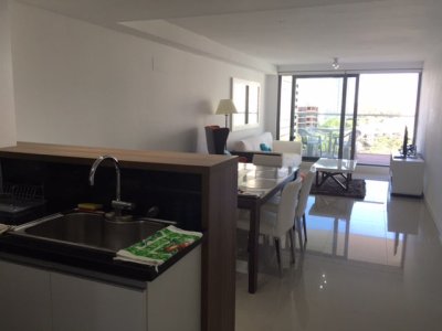 Apartamento ID.1790 - Apto 2 dorm, 2 baños y balcón.