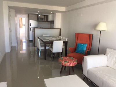Apartamento ID.1790 - Apto 2 dorm, 2 baños y balcón.
