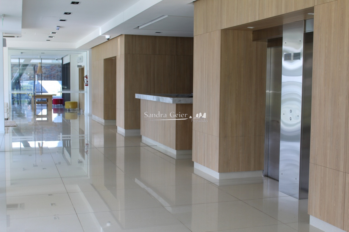 Apartamento ID.2100 - Apto 1 dor. + plus piso alto