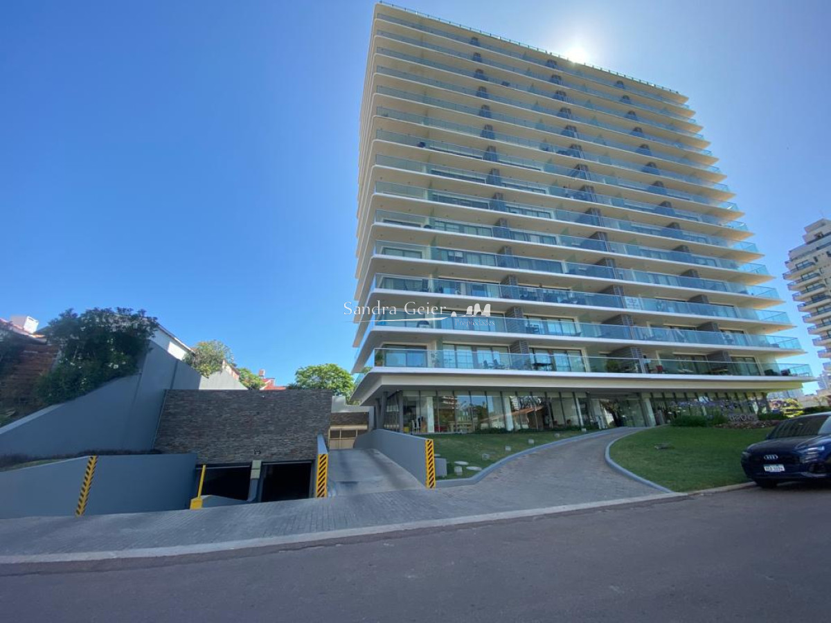 Apartamento ID.2100 - Apto 1 dor. + plus piso alto