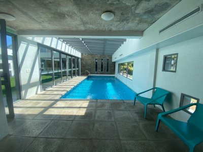 Apartamento ID.2100 - Apto 1 dor. + plus piso alto
