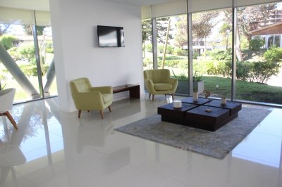 Apartamento ID.2100 - Apto 1 dor. + plus piso alto