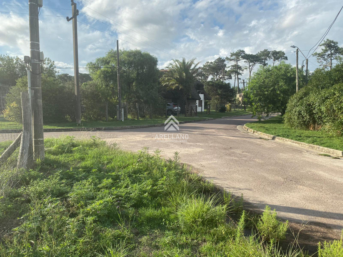 Terreno ID.387 - VENTA Terreno esquinero ZONA COLEGIOS