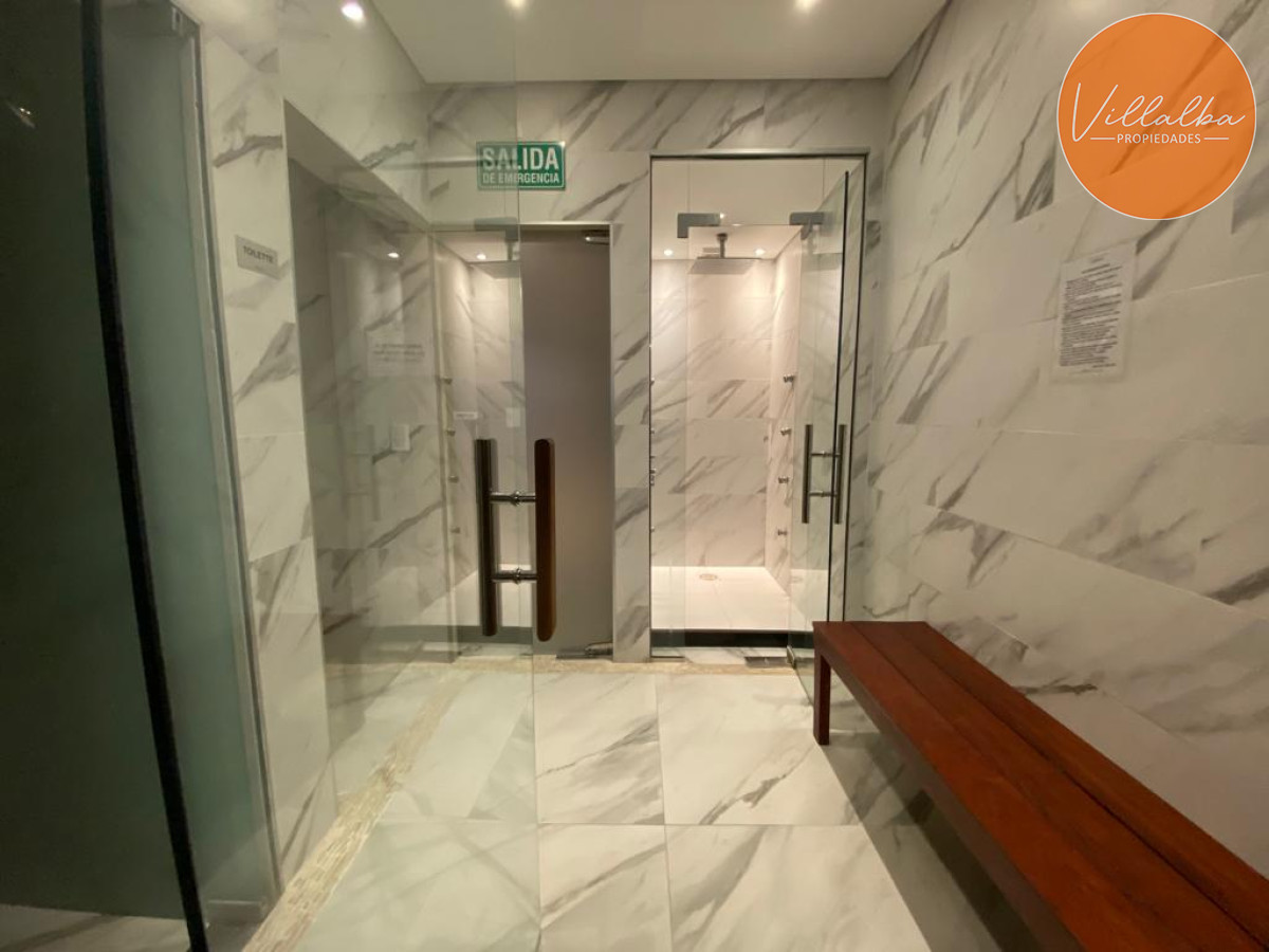 Apartamento ID.1437 - Apto 2 dorm, central, 2 baños y balcón piso bajo. 