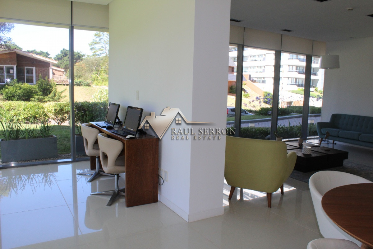 Apartamento ID.2051 - VENTA DE APARTAMENTO DE 1 DORMITORIO EN PISO ALTO EN BRAVA PUNTA DEL ESTE 