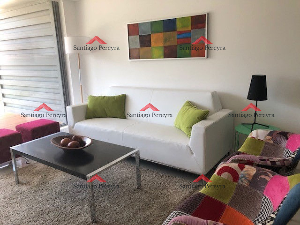 Apartamento ID.13324 - Apto 2 dorm, central, 2 baños y balcón piso bajo. 