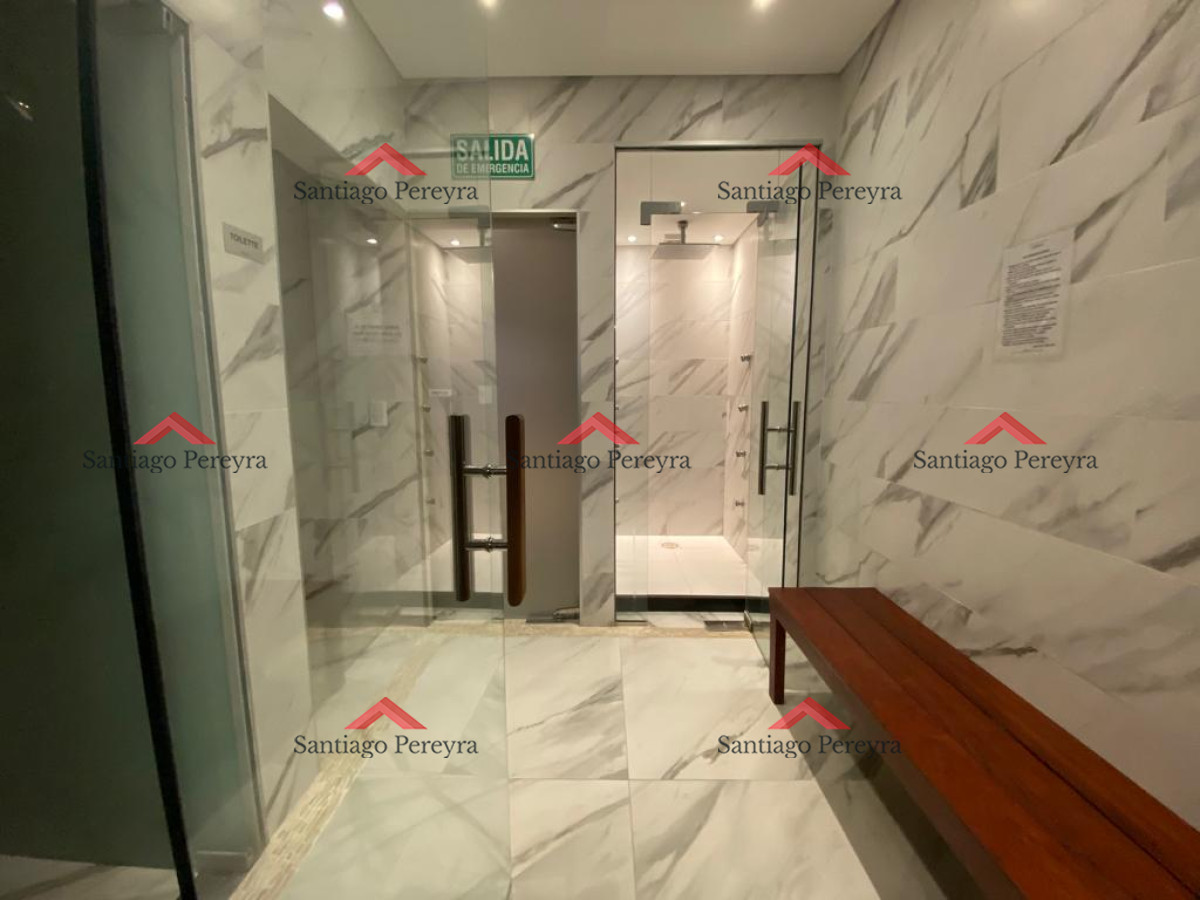 Apartamento ID.13324 - Apto 2 dorm, central, 2 baños y balcón piso bajo. 