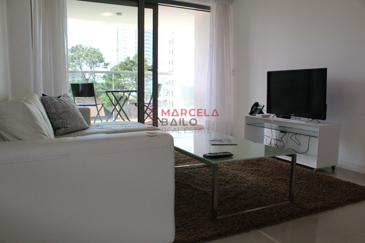 APARTAMENTO 2 DORM, 2 BAÑOS Y BALCÓN - BAI14A