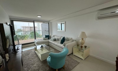 Apartamento en venta CHRONOS, 2 dorm, 2 baños, con balcón