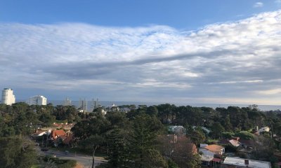 Apartamento de 2 dormitorios en venta en Summer Tower, Punta del Este.