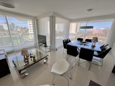 Apartamento en venta Playa Mansa 3 dormitorios
