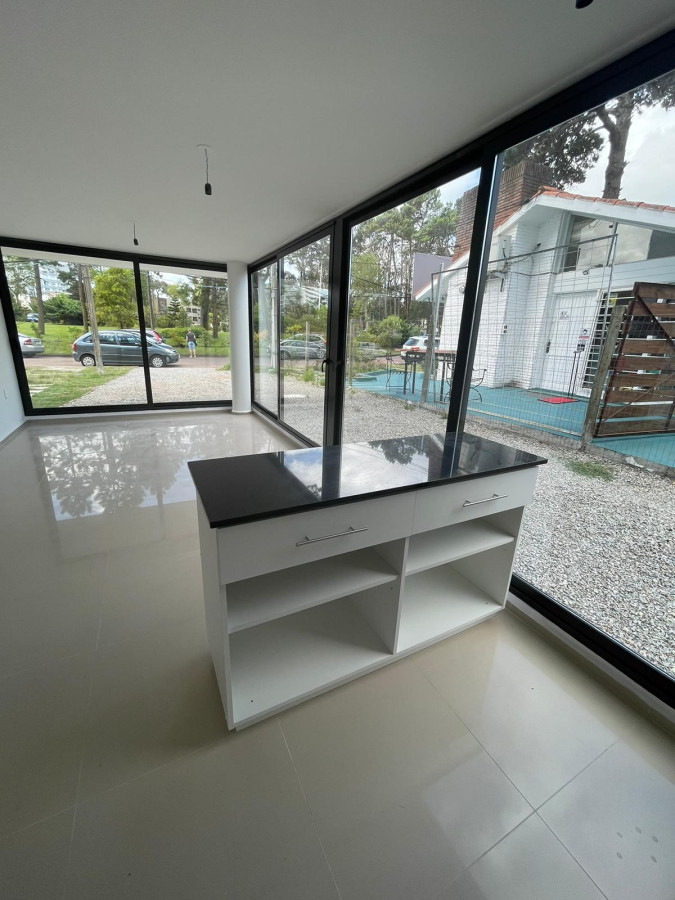 Apartamento en VENTA- 1 dormitorio a estrenar en Punta del Este, zona de Punta Shopping 