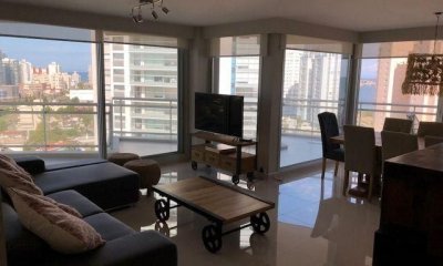 Apartamento en alquiler temporario Playa Mansa 4 ambientes