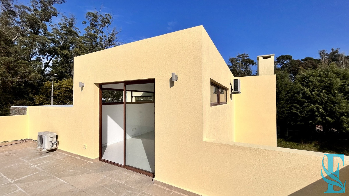 Casa ID.15 - Casa En Venta 3 Dorm 2 Baños Punta del Este 