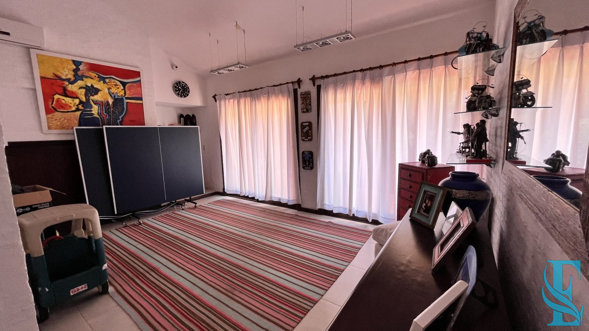 Casa ID.128 - Excelente Oportunidad !!! Espectacular Venta Alquiler Chalet de 8 dormitorios en Punta del este , Uruguay   