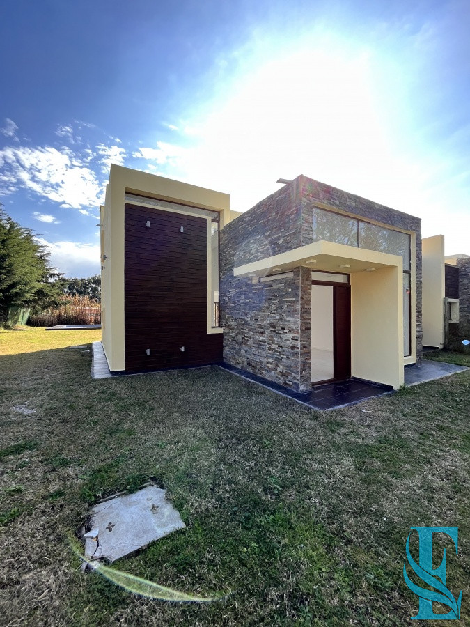 Casa ID.15 - Casa En Venta 3 Dorm 2 Baños Punta del Este 