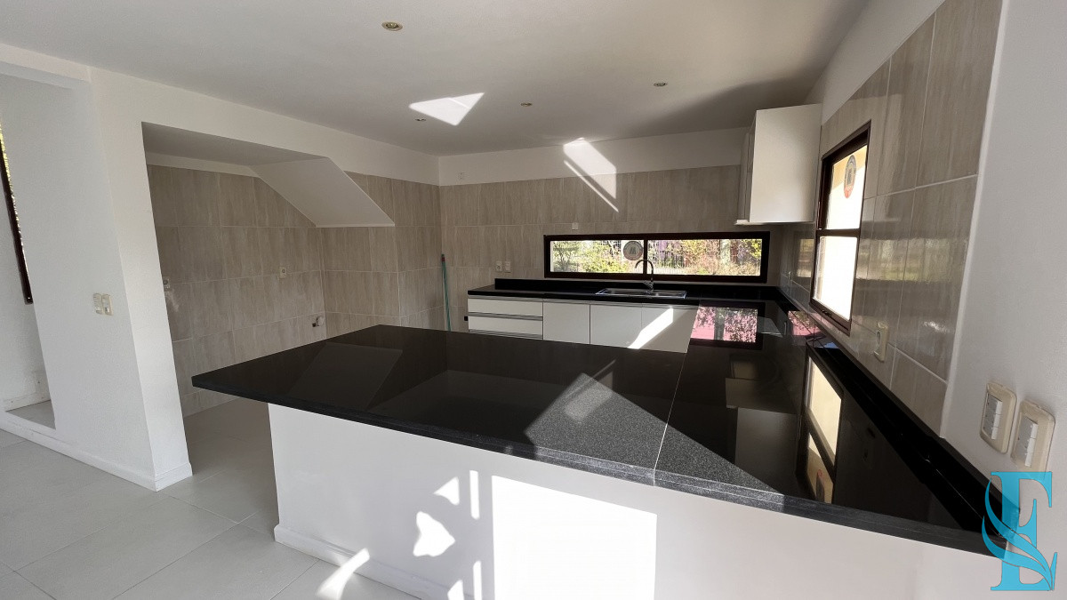 Casa ID.15 - Casa En Venta 3 Dorm 2 Baños Punta del Este 