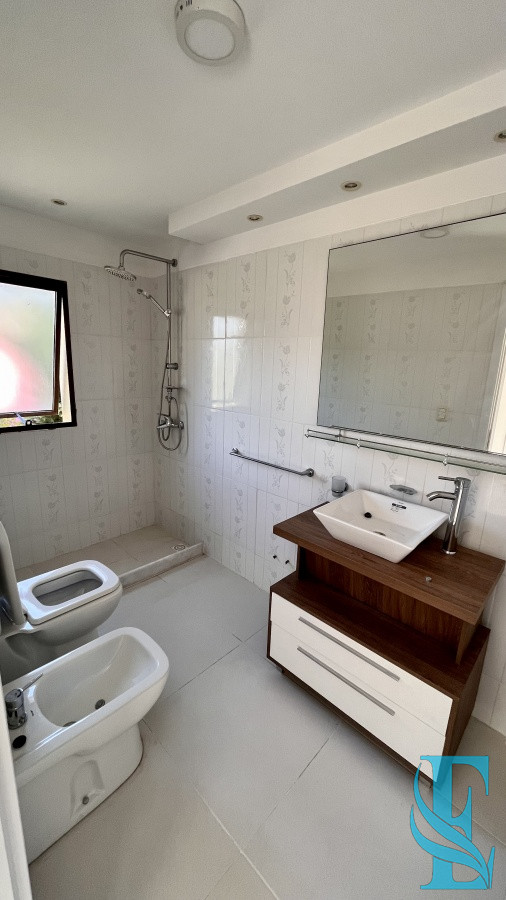 Casa ID.15 - Casa En Venta 3 Dorm 2 Baños Punta del Este 