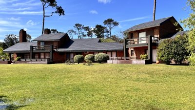 Excelente Oportunidad !!! Espectacular Venta Alquiler Chalet de 8 dormitorios en Punta del este , Uruguay   