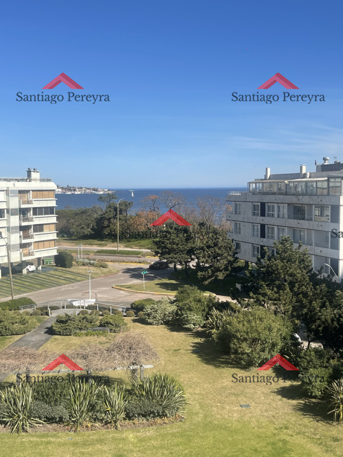 Apartamento ID.17133 - Apartamento en venta Playa Mansa  3 dormitorios